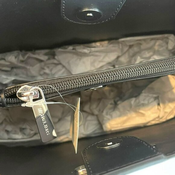 NWT Michael Kors Shoulder Bag - Picture 7 of 9